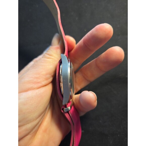 Tokyo bay hot pink large faced silver tone ladies analog wristwatch - Picture 4 of 10